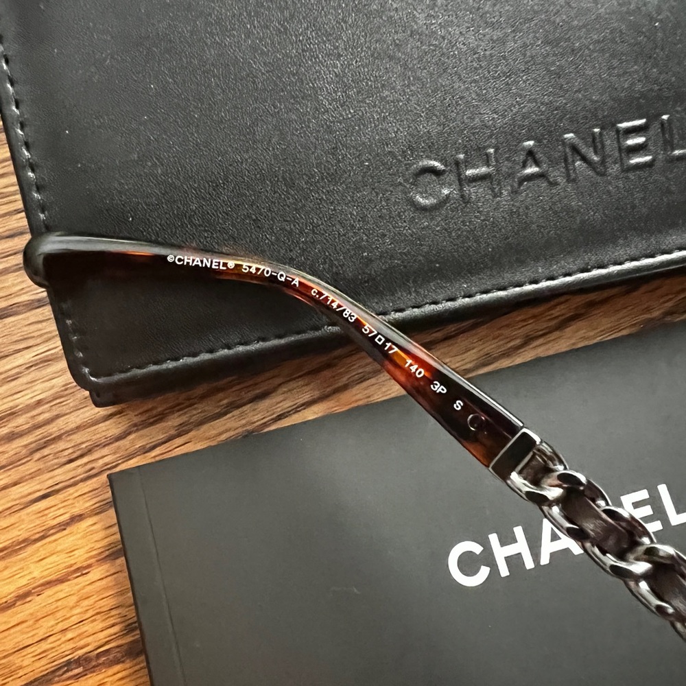 New! Chanel 5470 Square Sunglasses - Tortoise frame, Black Chain Polarized - Picture 9 of 9